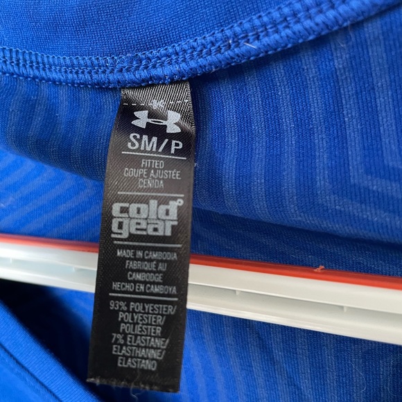 UA long sleeve cold gear quick dry top - Picture 3 of 3